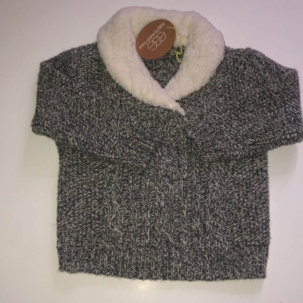 Egg by Susan Lazar sweater 🛍